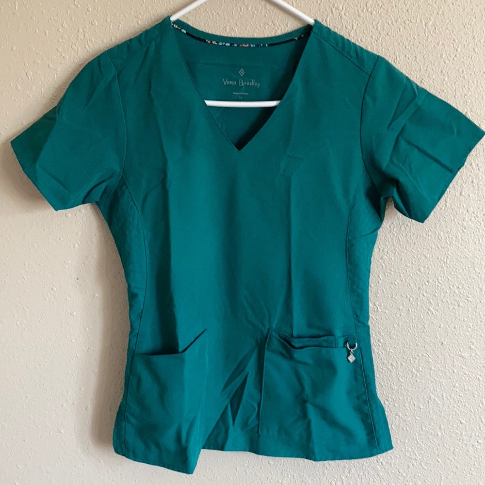 Vera Bradley scrub top in hunter green